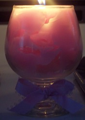 When lit your crackle candle will glow.